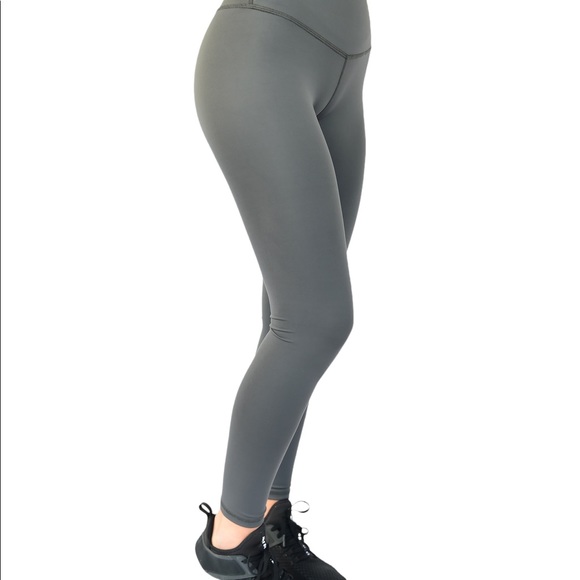 Joey Pouch Leggings by La Betri - Picture 4 of 7